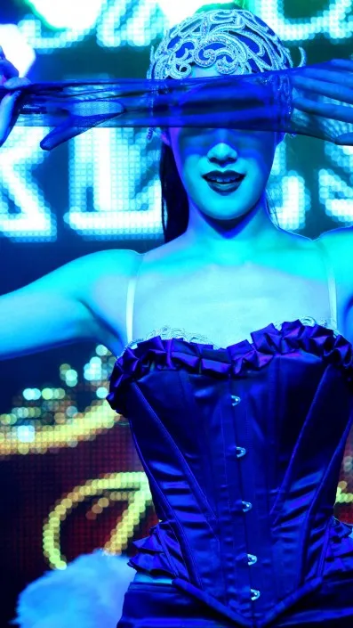 Modern-geisha performer at Tantra Tokyo